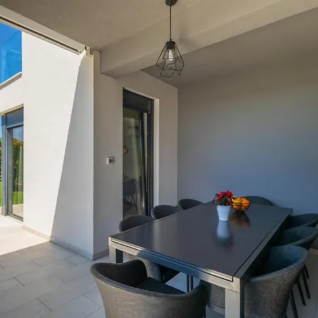 Monsa Villa *