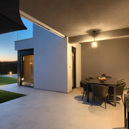Villa Monsa *